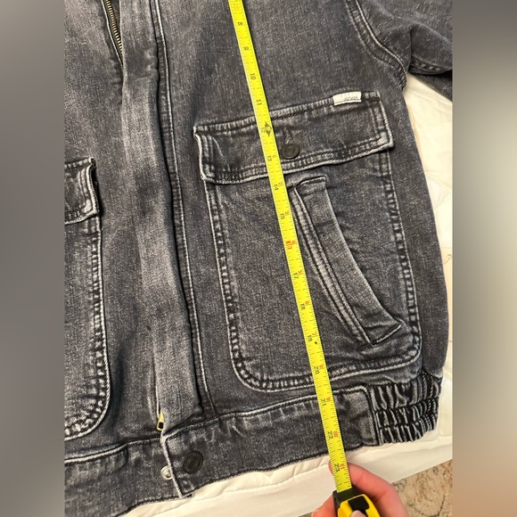 MOTHER The Springy patch denim jacket in Midnights with Molly color - Picture 11 of 13